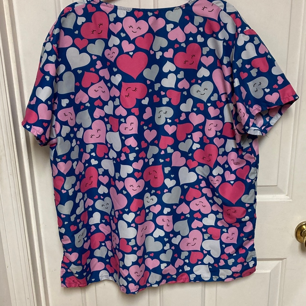 Heart Patterned Scrub Top - Picture 7 of 7